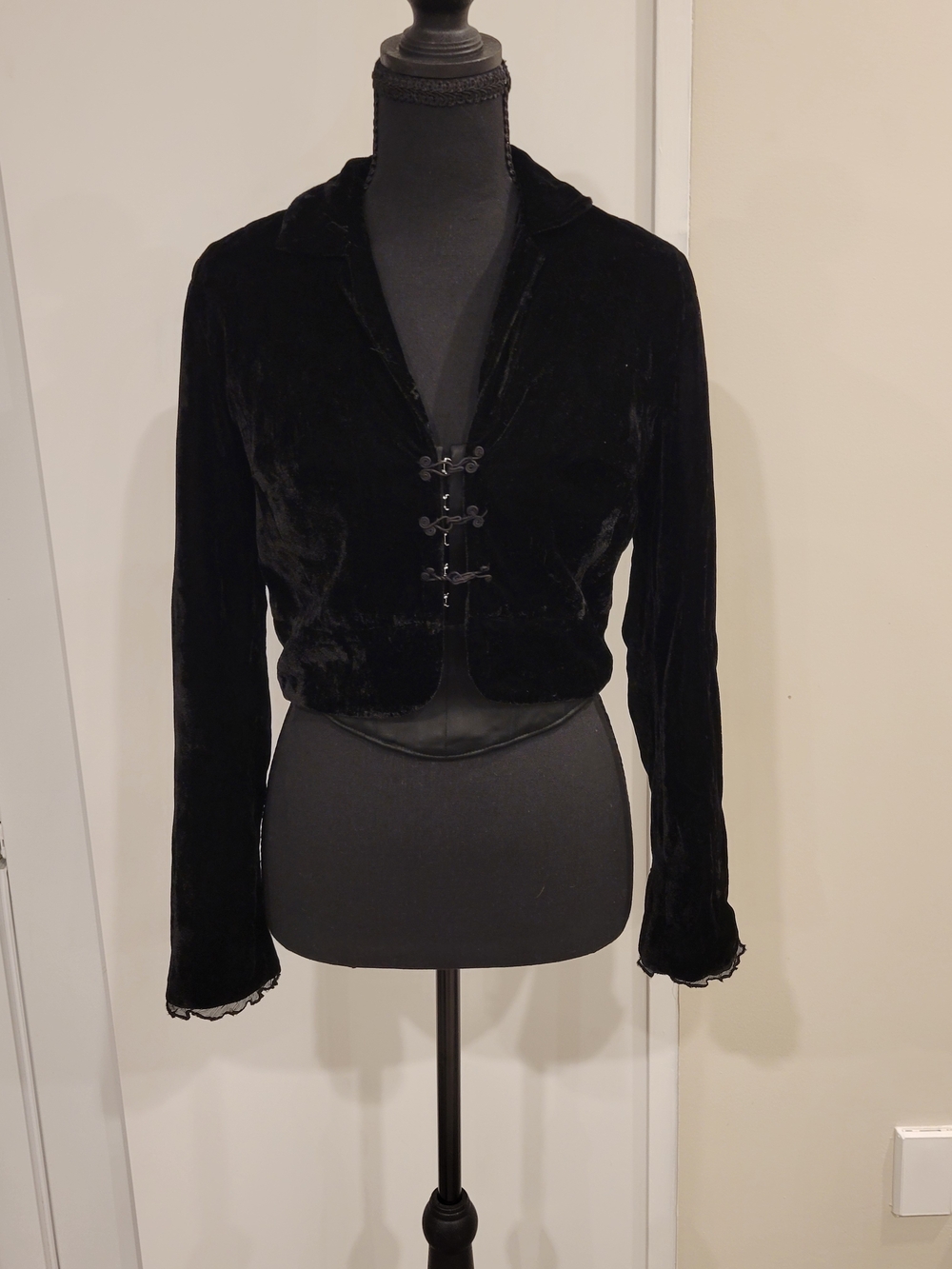 Black Velvet Cropped Blazer Jacket